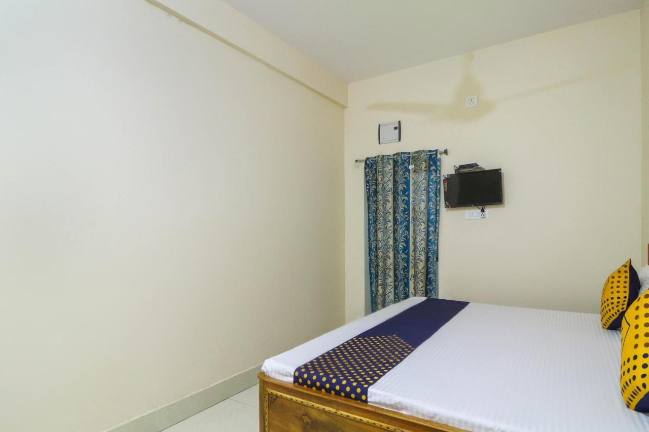 SPOT ON 68151 Prafulla Palace Hotel Jatani Exterior foto